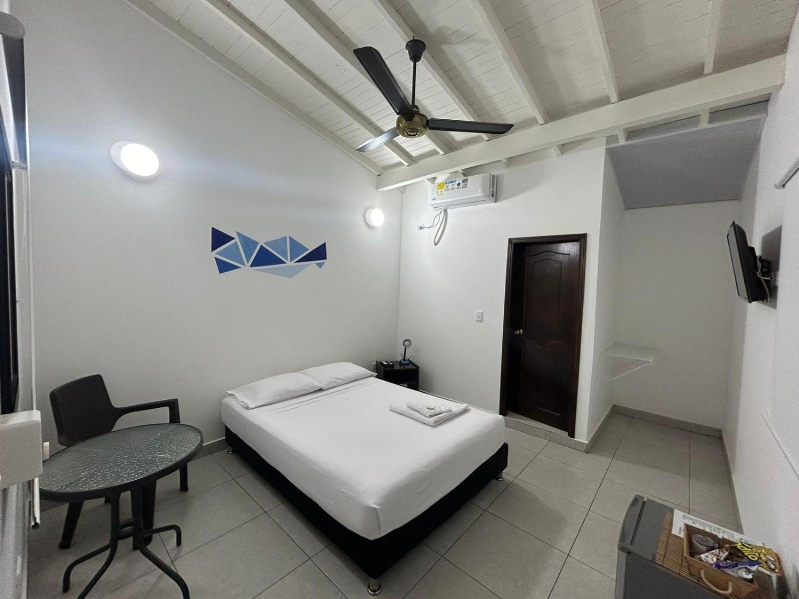 Hotel Puerto Azul Puerto Berrio Esterno foto